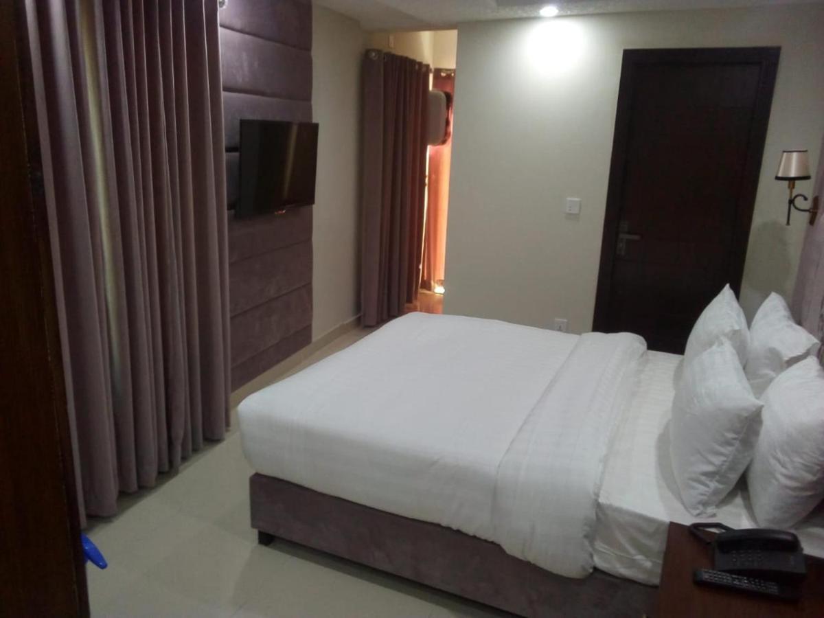 Shelton Suites Bhurban Extérieur photo